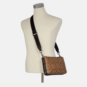 Everett Crossbody In Blocked Signature Canvas